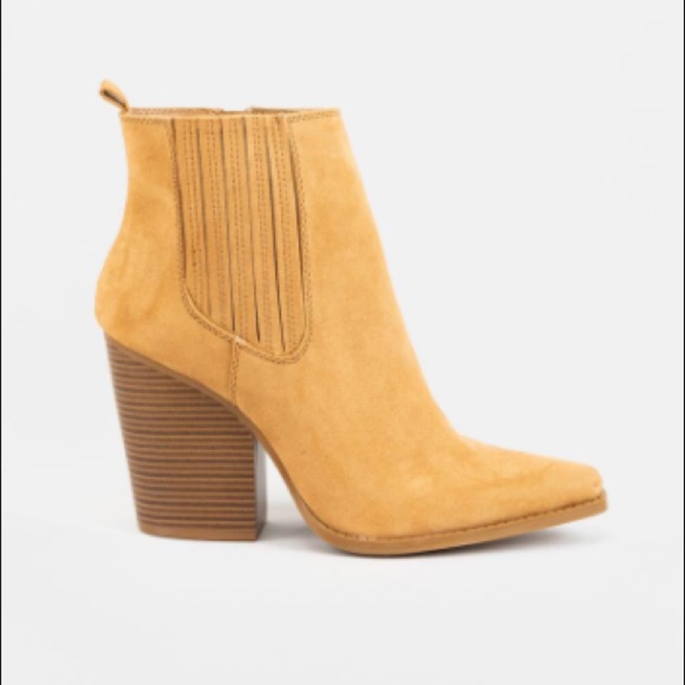 Qupid Fall Ankle Booties - Tan Suede